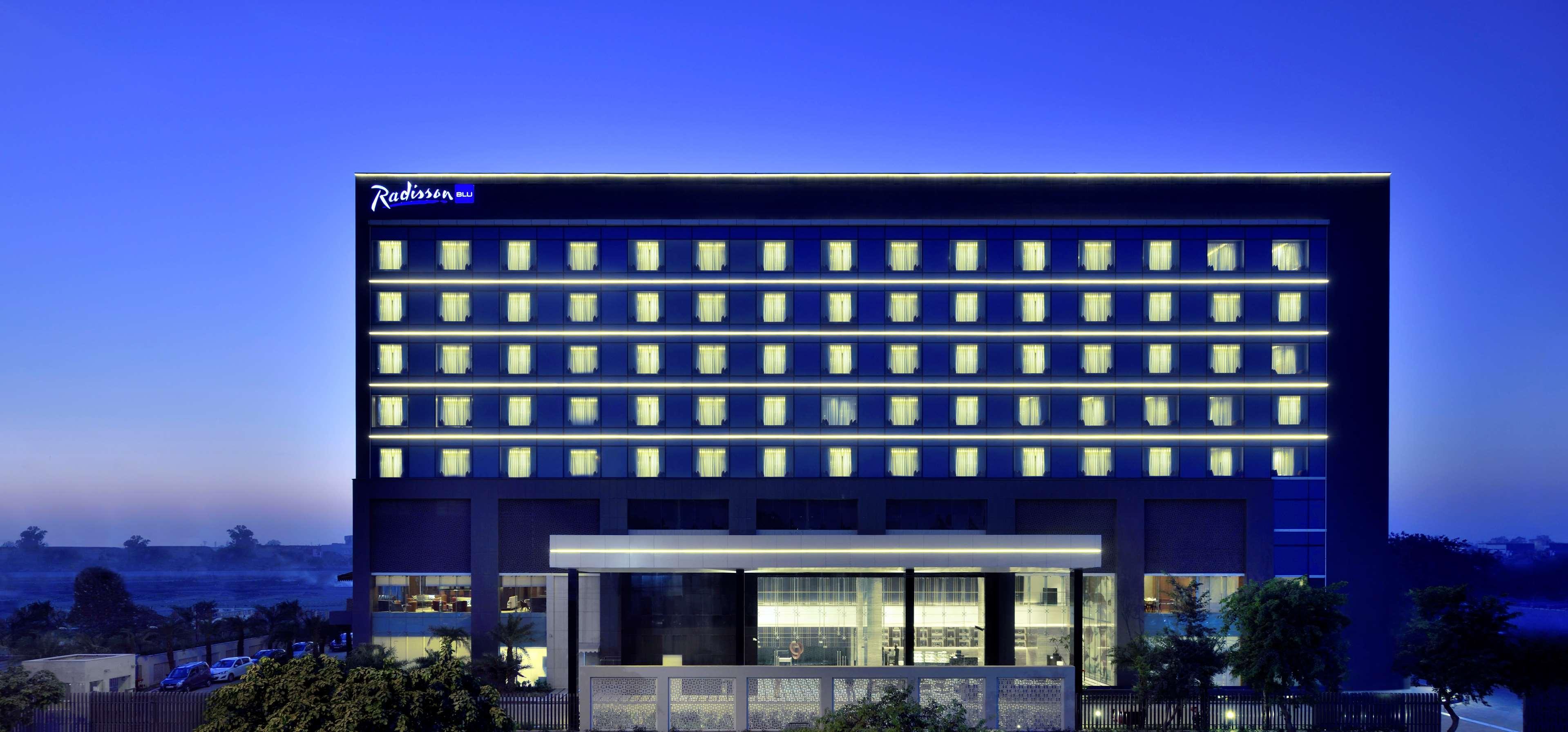 Готель Radisson Blu Фарідабад Екстер'єр фото